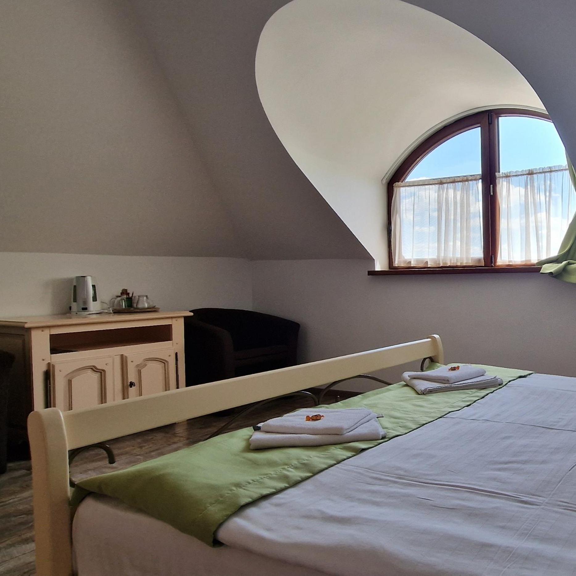 Provence Suceava Hotel Exterior photo