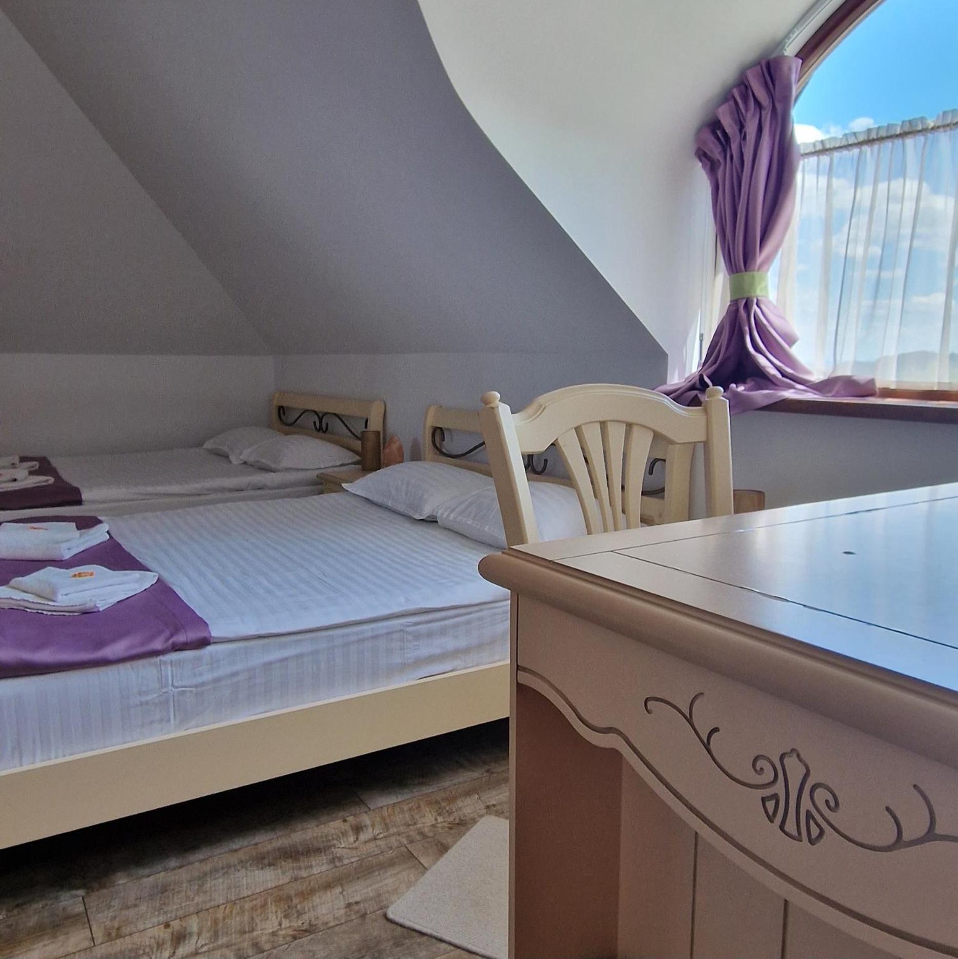 Provence Suceava Hotel Exterior photo