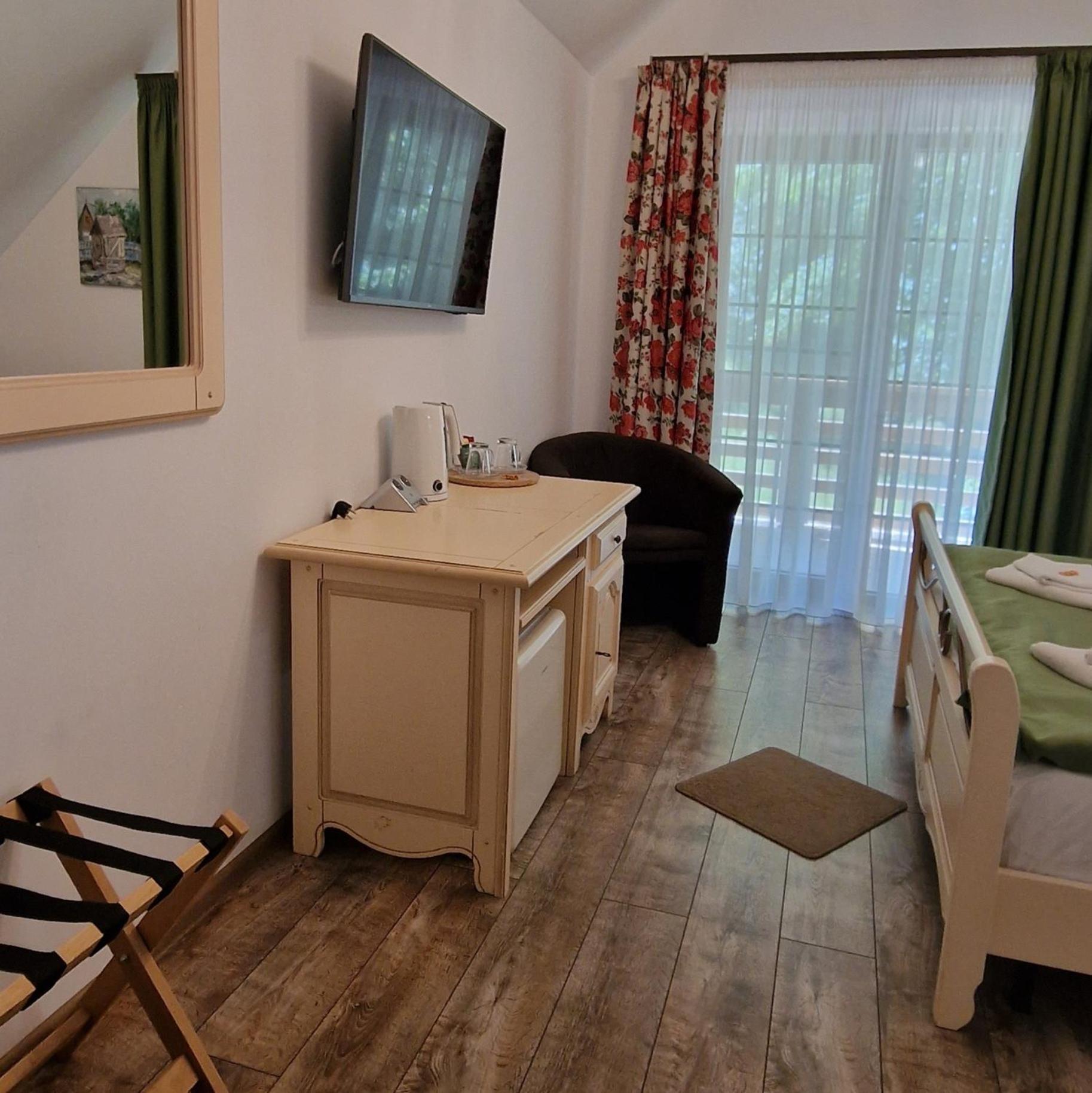 Provence Suceava Hotel Exterior photo