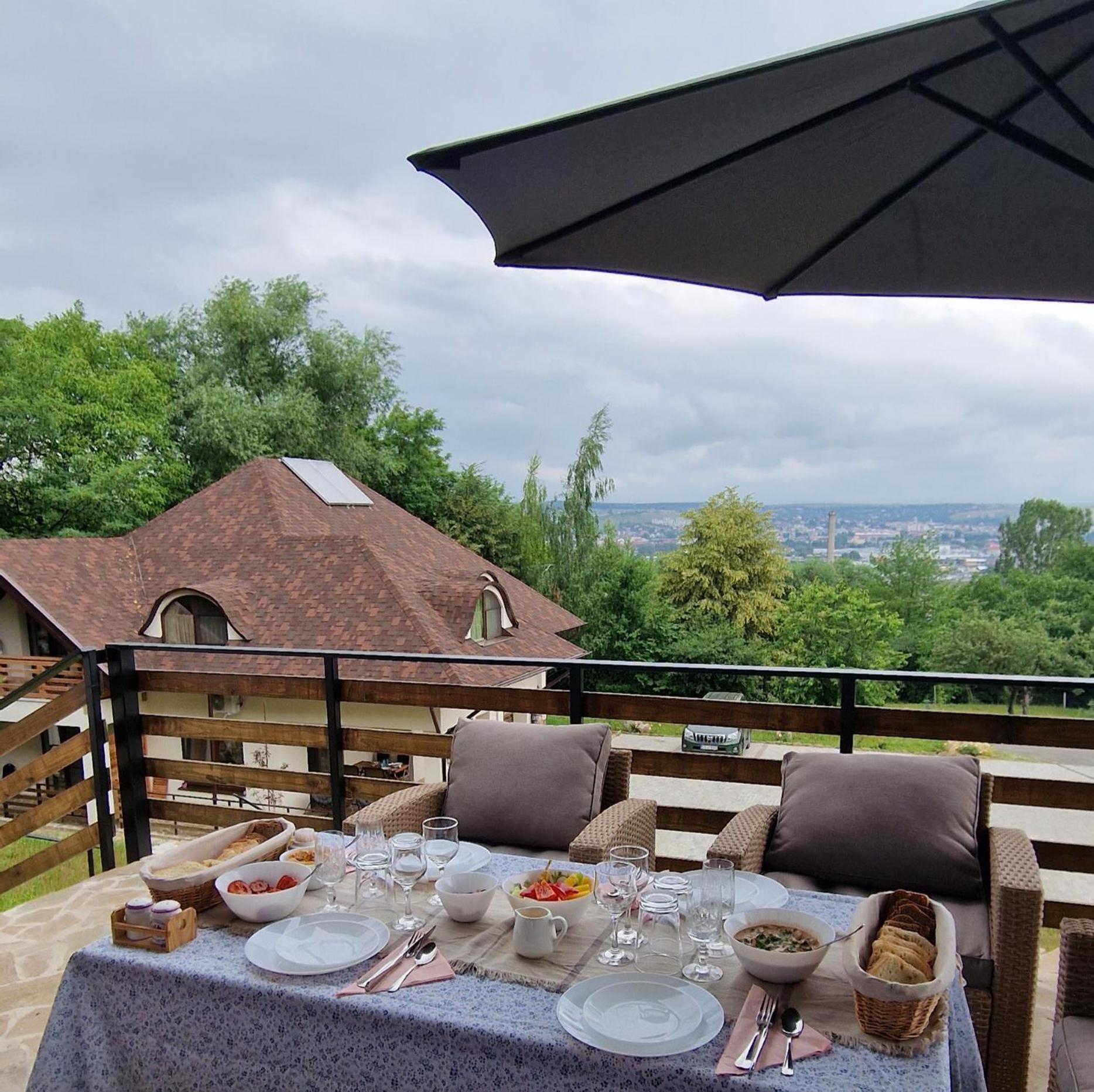 Provence Suceava Hotel Exterior photo