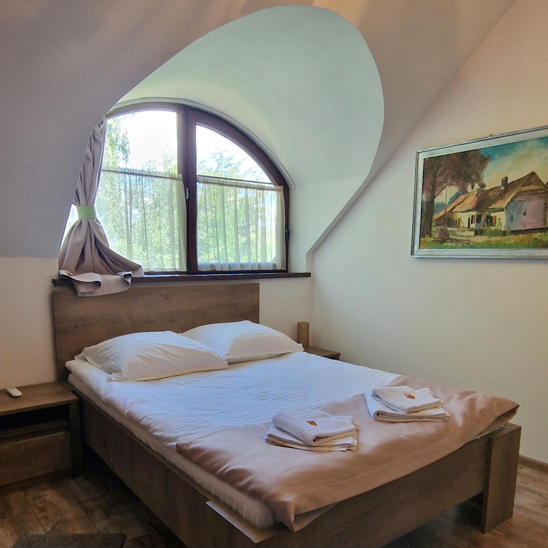Provence Suceava Hotel Exterior photo