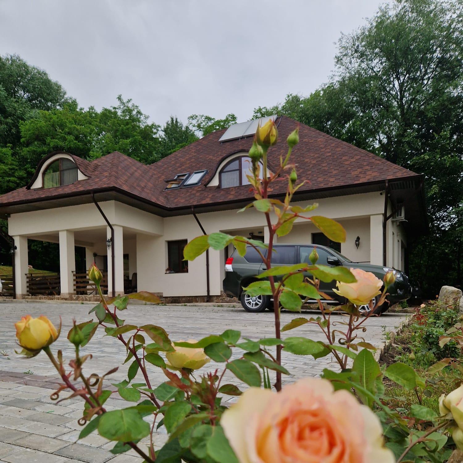 Provence Suceava Hotel Exterior photo